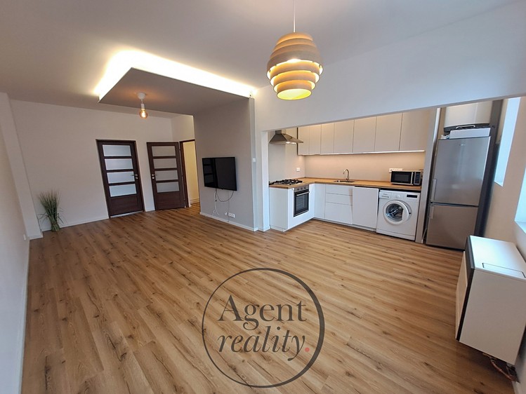 Pronájem bytu 2+kk 62 m² - foto 3