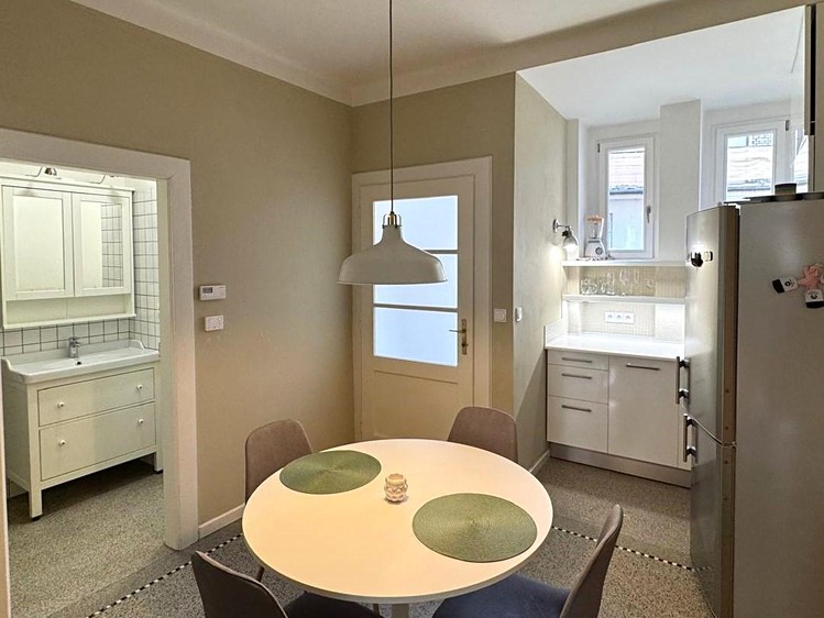 Pronájem bytu 3+1 67 m² - foto 2