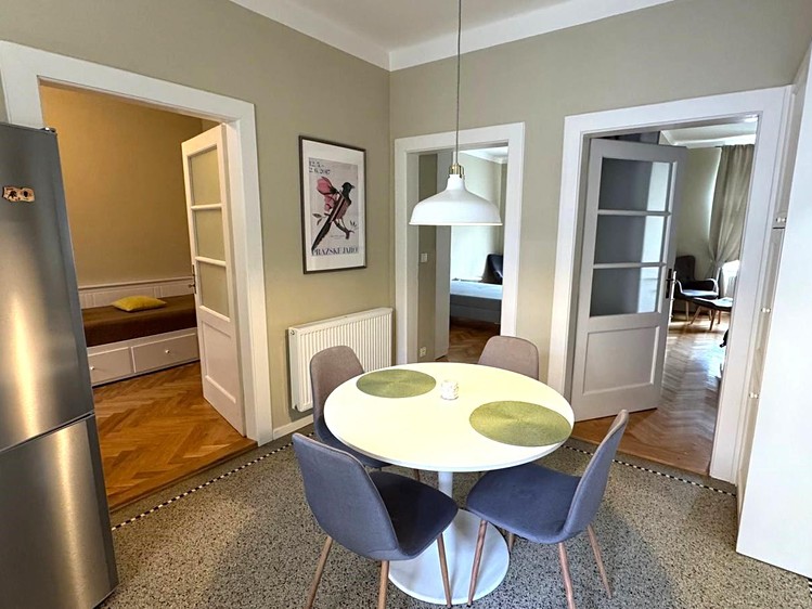 Pronájem bytu 3+1 67 m² - foto 1