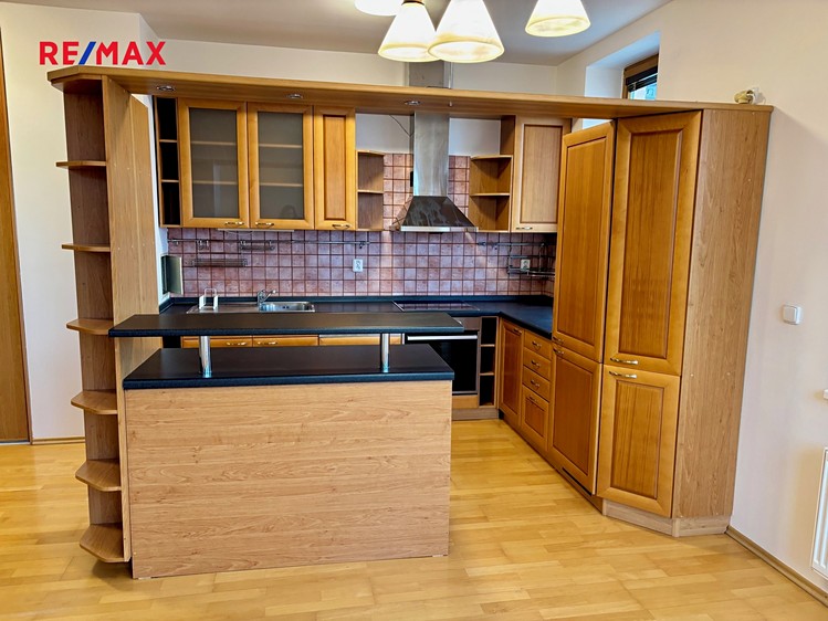 Pronájem bytu 2+kk 75 m² (Podkrovní) - foto 2