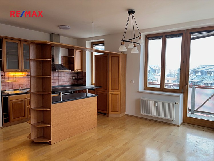 Pronájem bytu 2+kk 75 m² (Podkrovní) - foto 5