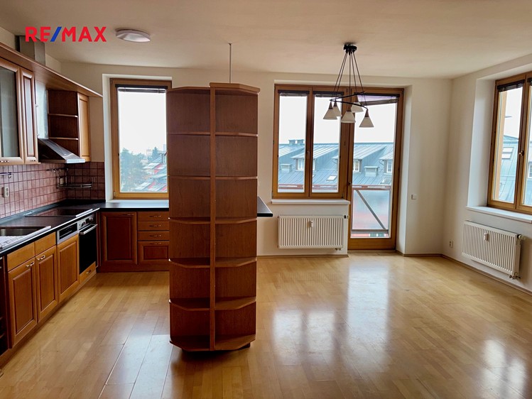 Pronájem bytu 2+kk 75 m² (Podkrovní) - foto 6