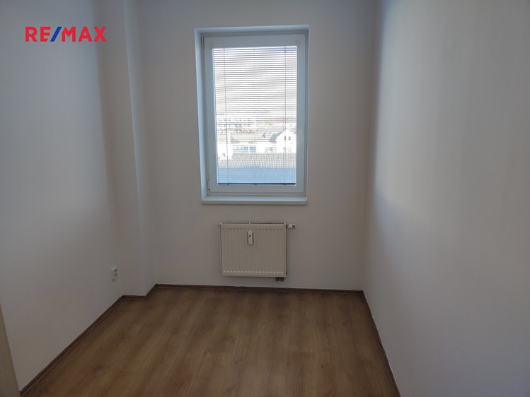 Pronájem bytu 2+kk 41 m² - foto 4