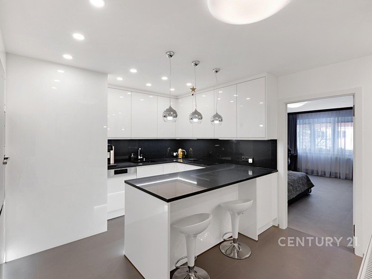 Pronájem bytu 3+1 86 m² - foto 2