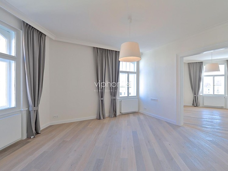 Pronájem bytu 3+kk 137 m² - foto 6