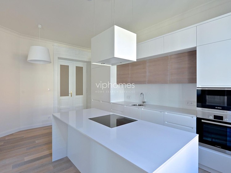 Pronájem bytu 3+kk 137 m² - foto 5