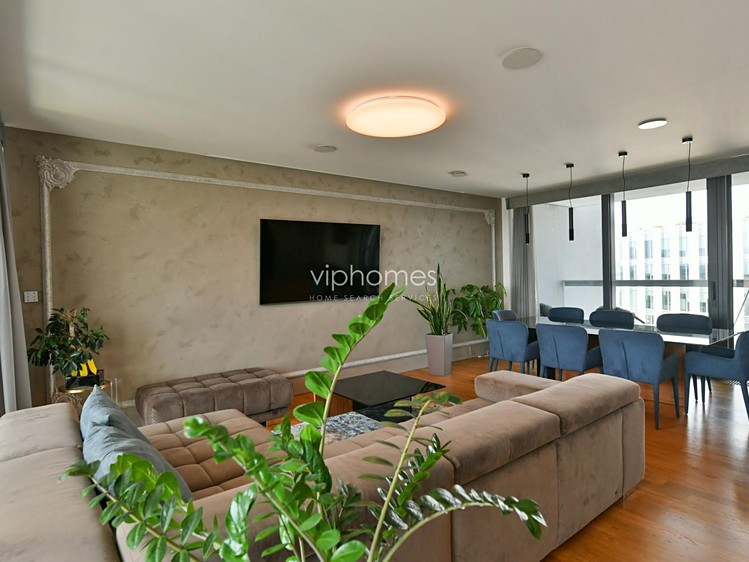 Pronájem bytu 4+kk 141 m² - foto 4