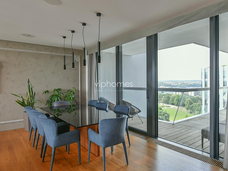 Pronájem bytu 4+kk 141 m² - foto 7