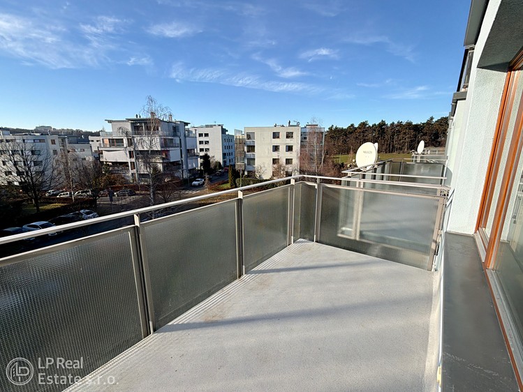 Pronájem bytu 3+kk 121 m² - foto 3
