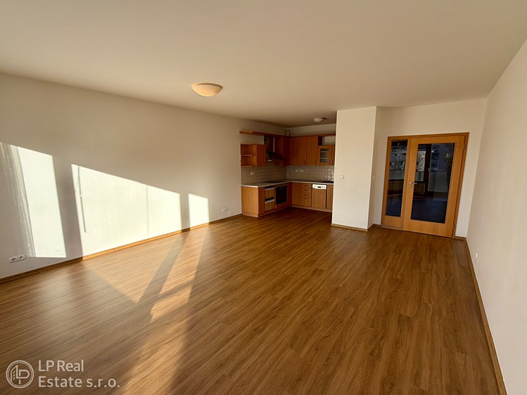 Pronájem bytu 3+kk 121 m² - foto 8