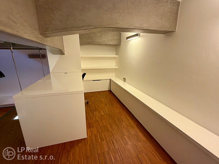 Pronájem bytu 1+kk 114 m² (Loft) - foto 6