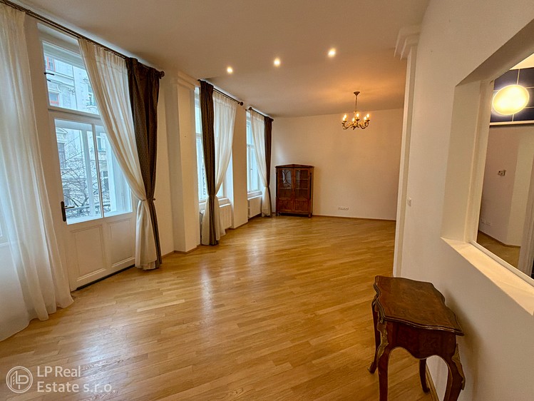Pronájem bytu 3+kk 111 m² (Jednopodlažní) - foto 2