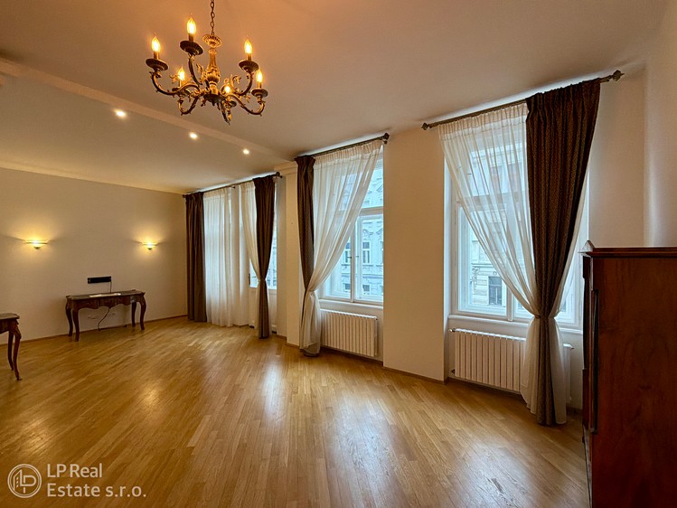 Pronájem bytu 3+kk 111 m² (Jednopodlažní) - foto 1