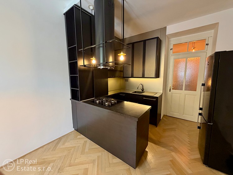 Pronájem bytu 3+kk 78 m² - foto 2