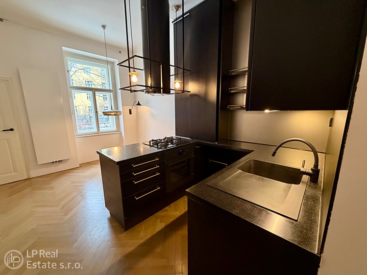 Pronájem bytu 3+kk 78 m² - foto 1