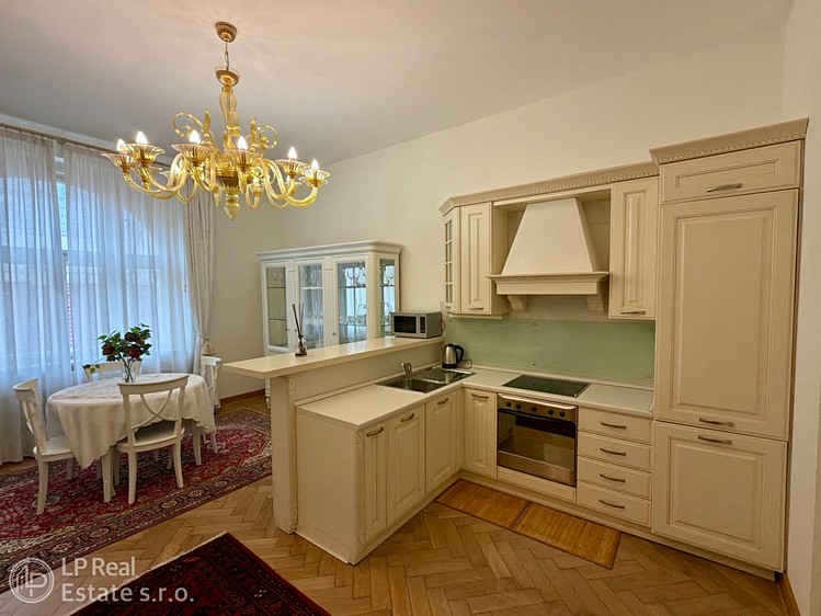 Pronájem bytu 3+kk 79 m² - foto 1