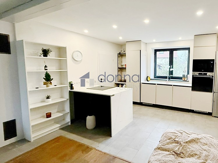 Pronájem bytu 3+kk 68 m² - foto 1
