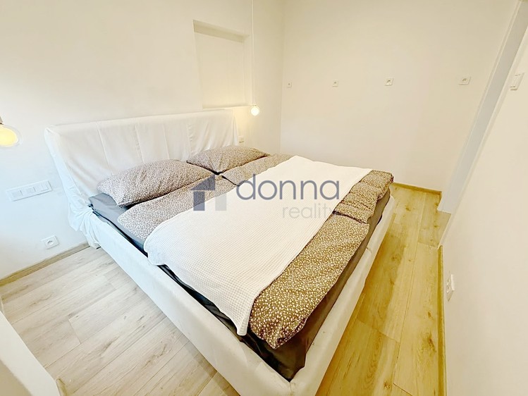 Pronájem bytu 3+kk 68 m² - foto 4