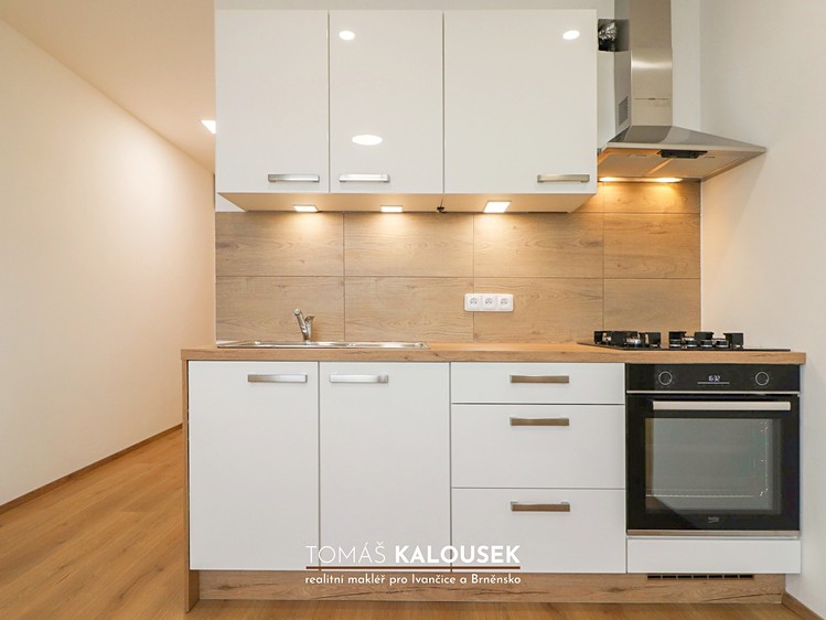 Pronájem bytu 1+1 34 m² - foto 4