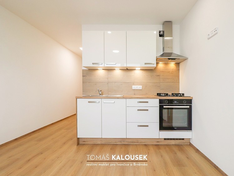 Pronájem bytu 1+1 34 m² - foto 3