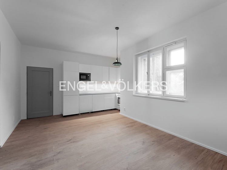 Pronájem bytu 3+kk 80 m² - foto 1