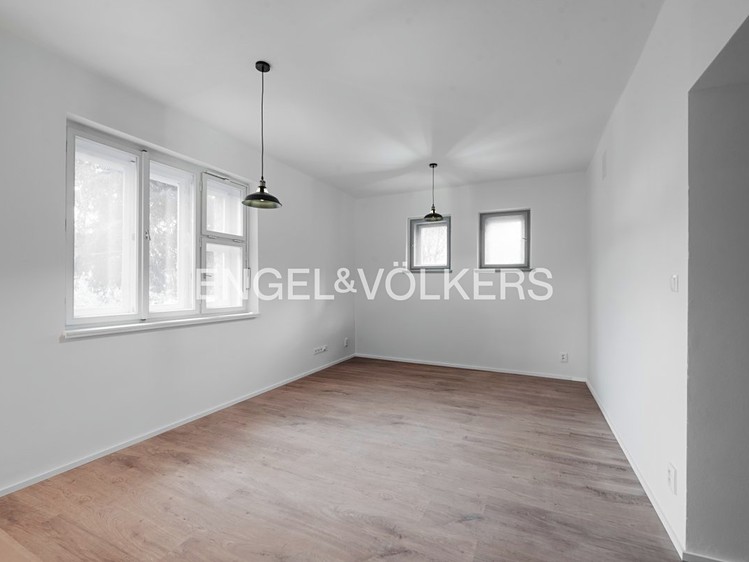 Pronájem bytu 3+kk 80 m² - foto 3