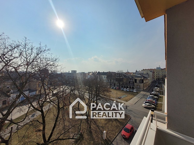 Pronájem bytu 3+1 84 m² - foto 3