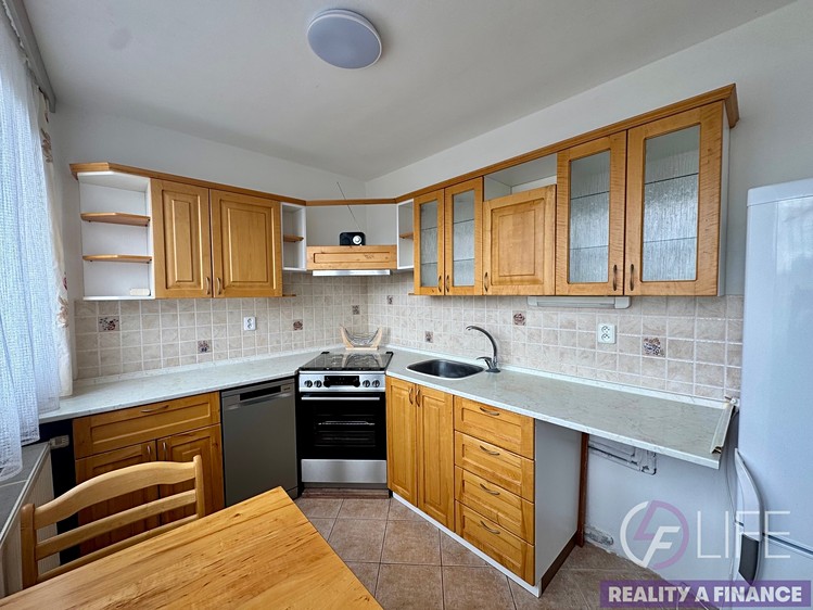 Pronájem bytu 3+1 72 m² - foto 1