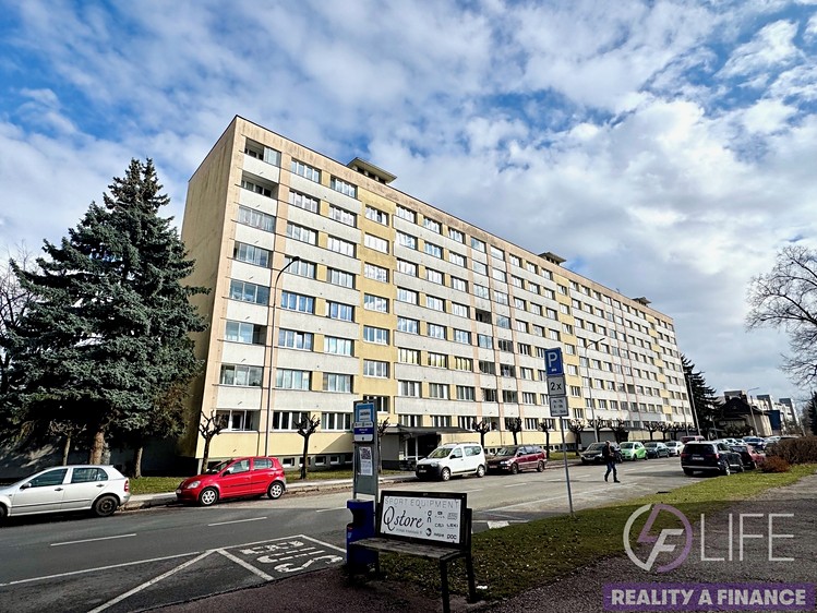 Pronájem bytu 3+1 72 m² - foto 2