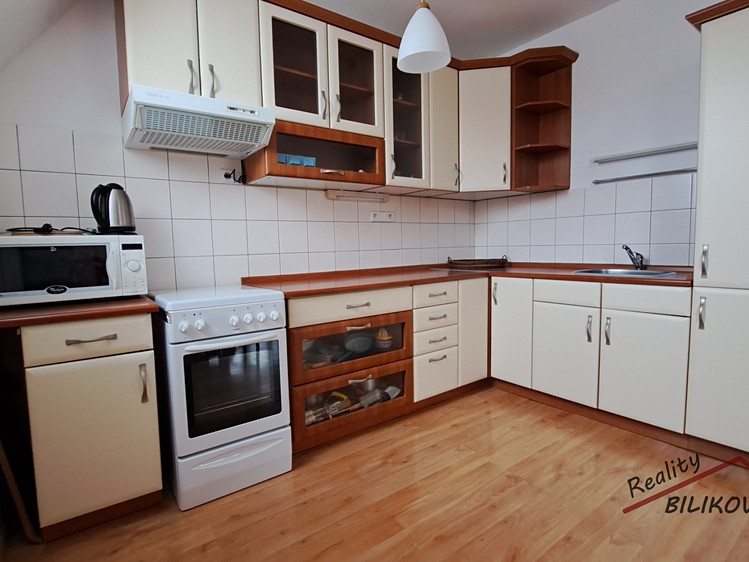 Pronájem bytu 2+kk 77 m² (Podkrovní) - foto 1