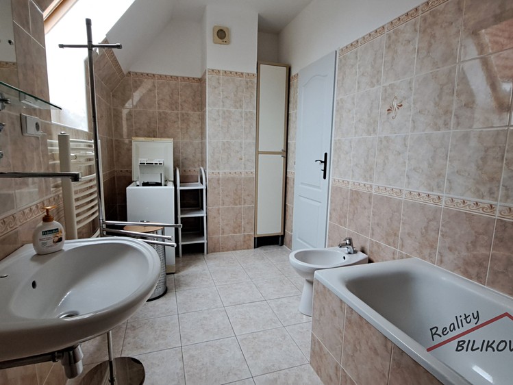 Pronájem bytu 2+kk 77 m² (Podkrovní) - foto 6
