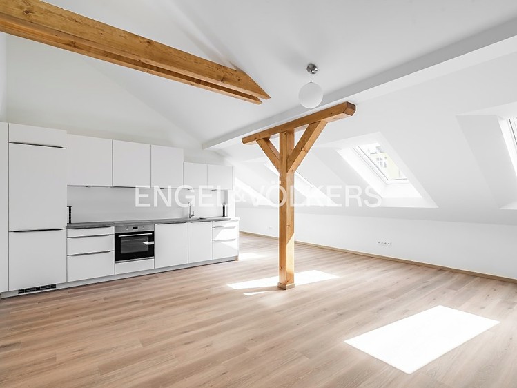 Pronájem bytu 3+kk 91 m² - foto 1