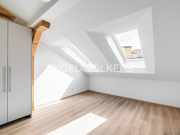 Pronájem bytu 3+kk 91 m² - foto 3