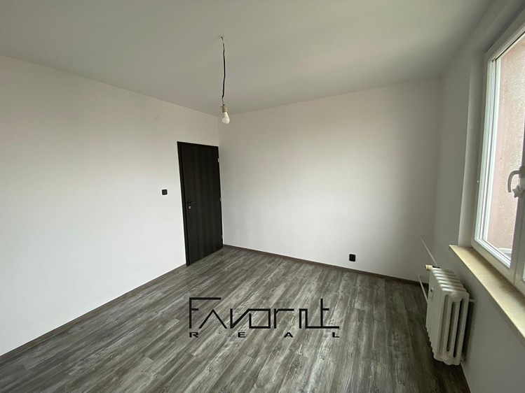 Pronájem bytu 3+1 68 m² - foto 8
