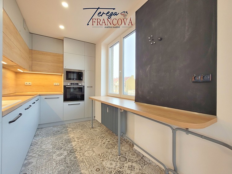 Pronájem bytu 2+1 61 m² - foto 4