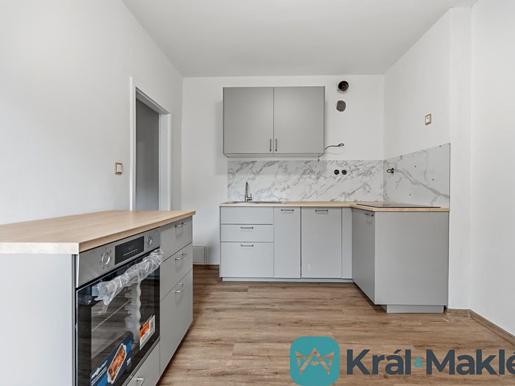 Pronájem bytu 2+1 72 m² - foto 1