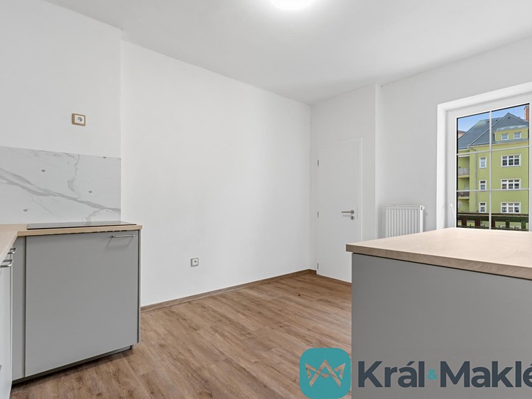 Pronájem bytu 2+1 72 m² - foto 2