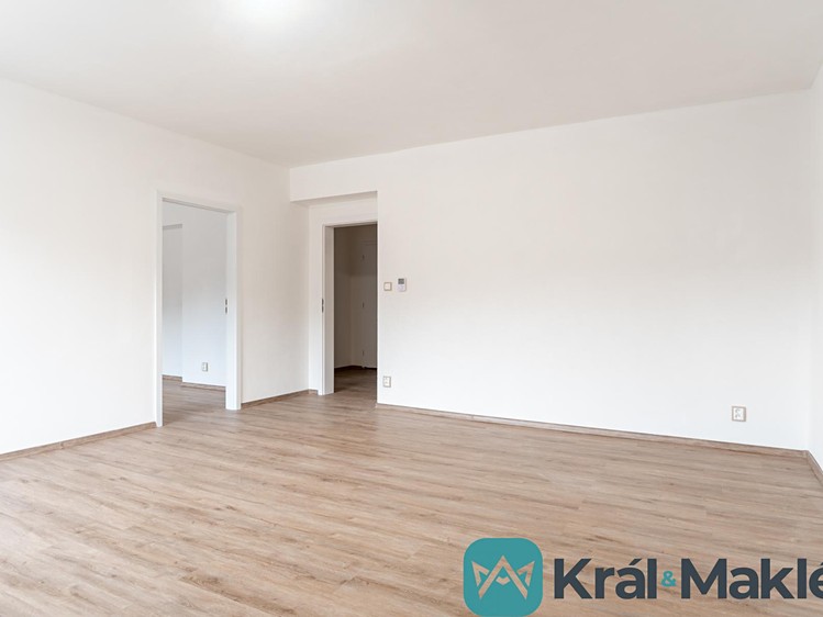 Pronájem bytu 2+1 72 m² - foto 3