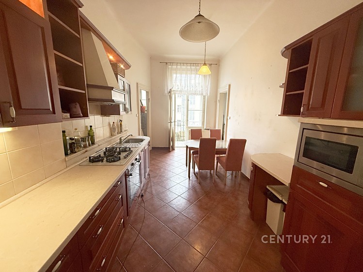 Pronájem bytu 3+1 109 m² - foto 1