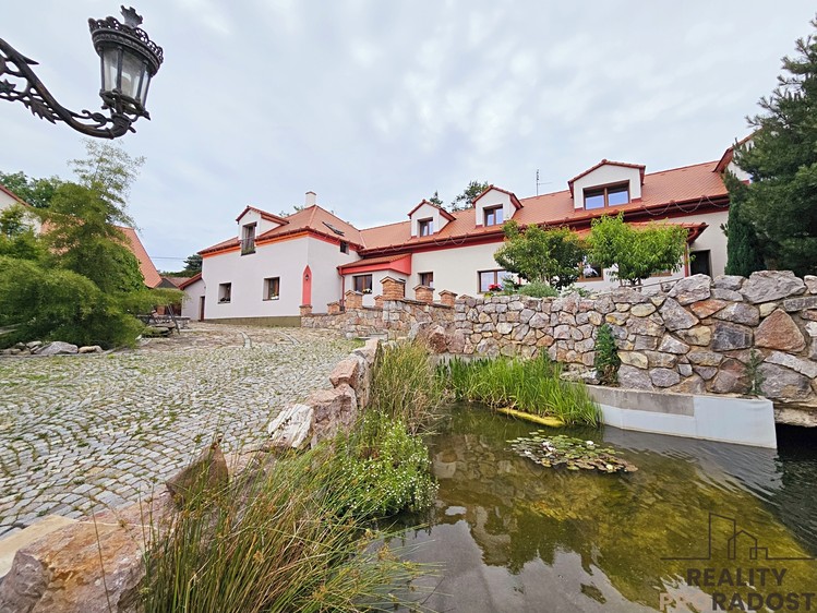 Pronájem bytu 1+kk 36 m² - foto 1