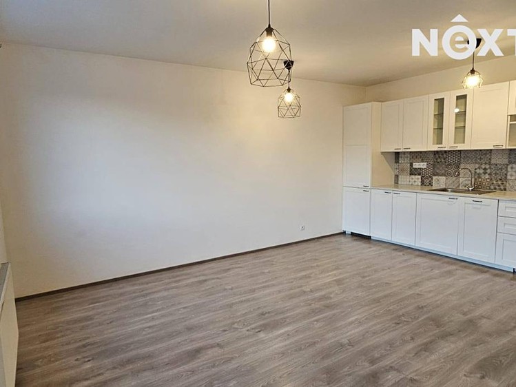 Pronájem bytu 2+kk 55 m² (Jednopodlažní) - foto 2