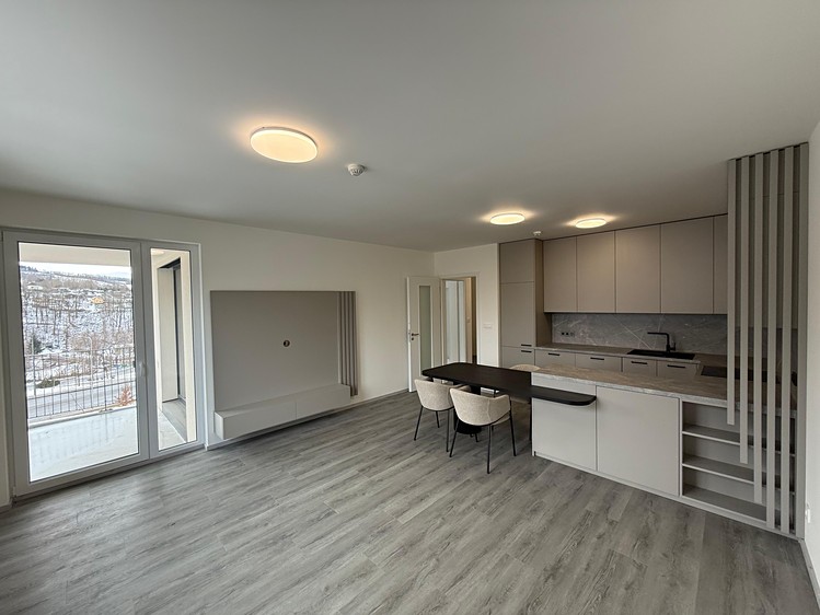 Pronájem bytu 2+kk 56 m² (Jednopodlažní) - foto 2