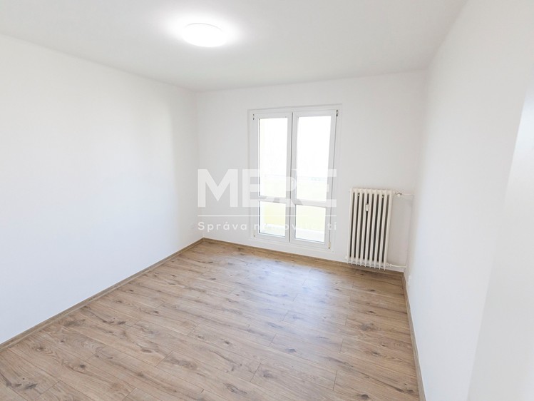 Pronájem bytu 3+1 57 m² - foto 4