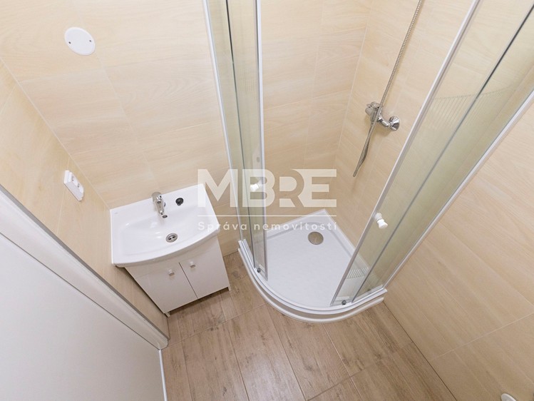 Pronájem bytu 3+1 57 m² - foto 6
