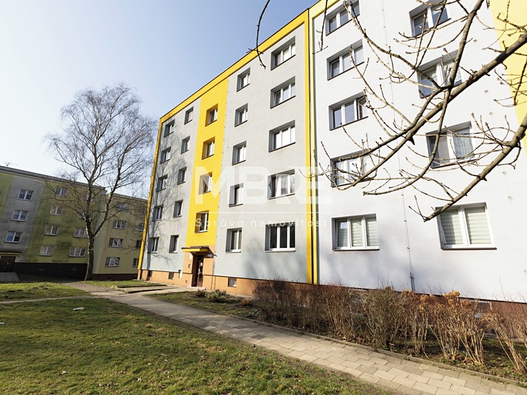 Pronájem bytu 3+1 57 m² - foto 8