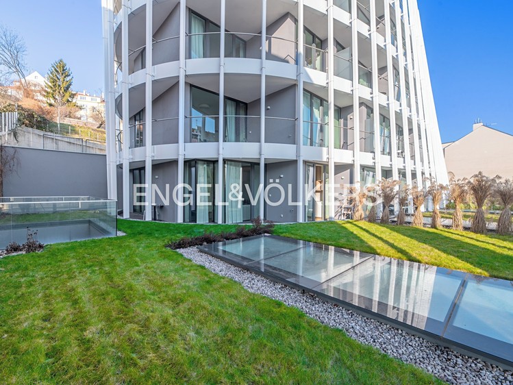 Pronájem bytu 2+kk 71 m² - foto 3