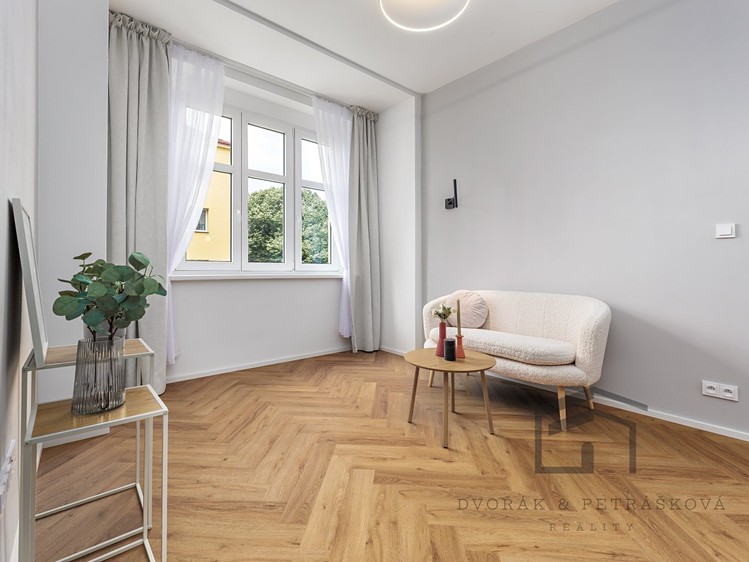 Pronájem bytu 2+kk 52 m² - foto 4