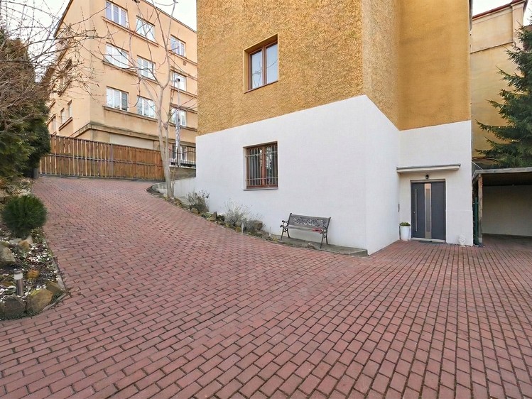 Pronájem bytu 2+kk 75 m² - foto 7