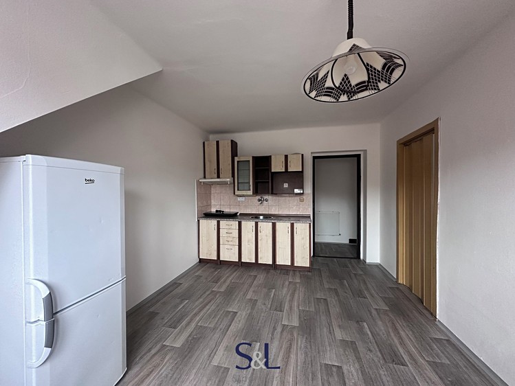 Pronájem bytu 1+1 37 m² (Podkrovní) - foto 4