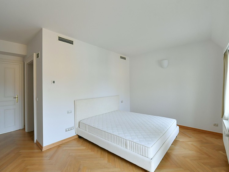 Pronájem bytu 5+1 286 m² (Mezonet) - foto 7